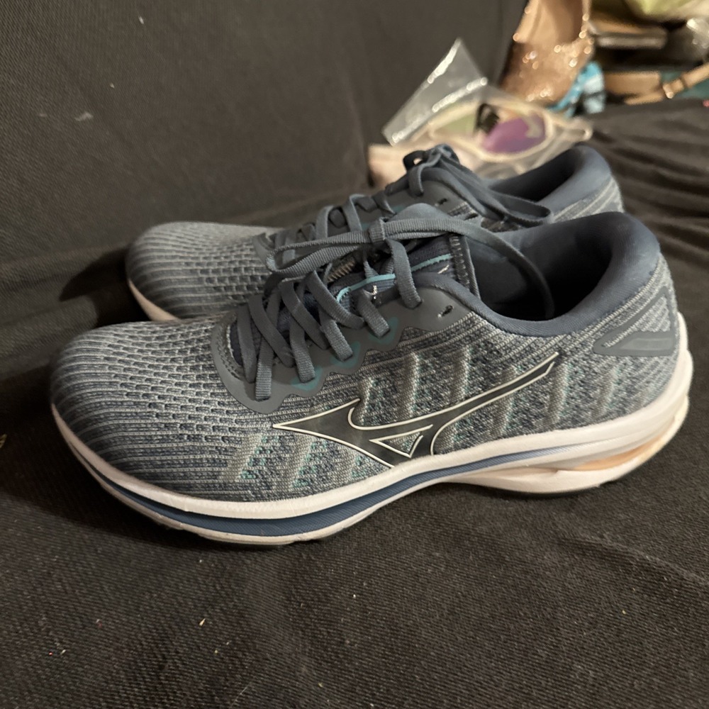 Mizuno Women's Blue Athletic Running Shoes